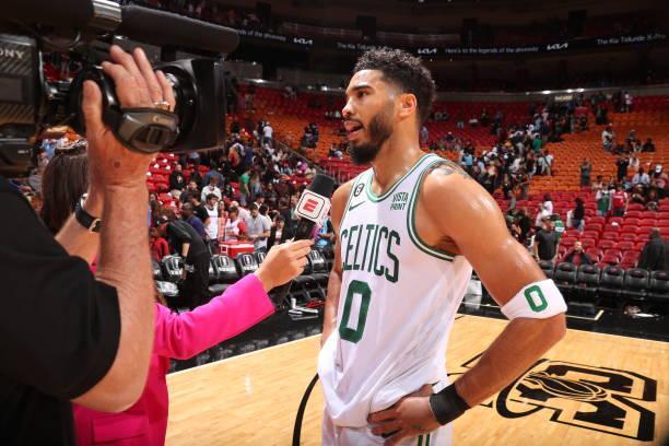 队内彼此指 队内彼此指